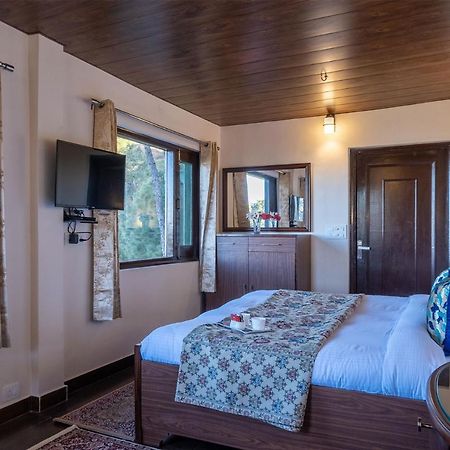 Stayvista At Cecil Cottages With Barbeque, Hill View Kasauli Buitenkant foto