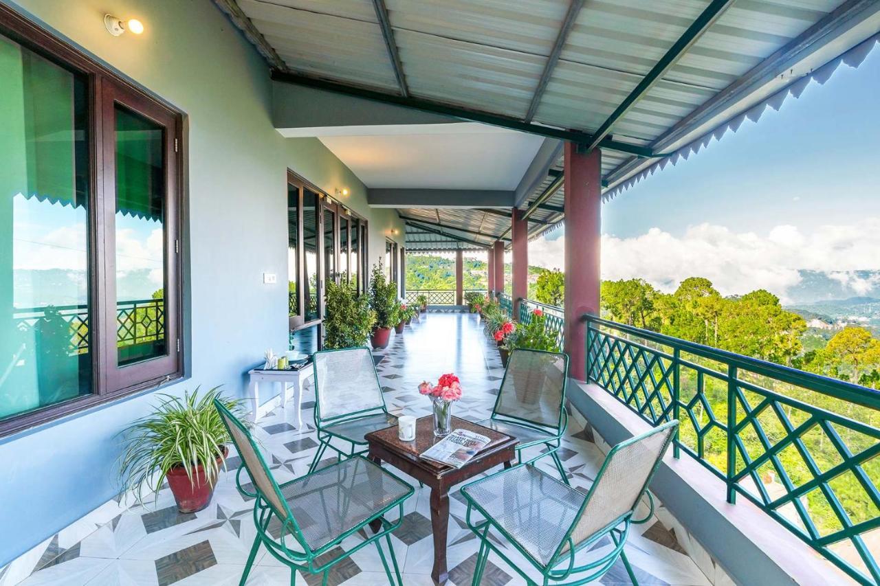 Stayvista At Cecil Cottages With Barbeque, Hill View Kasauli Buitenkant foto