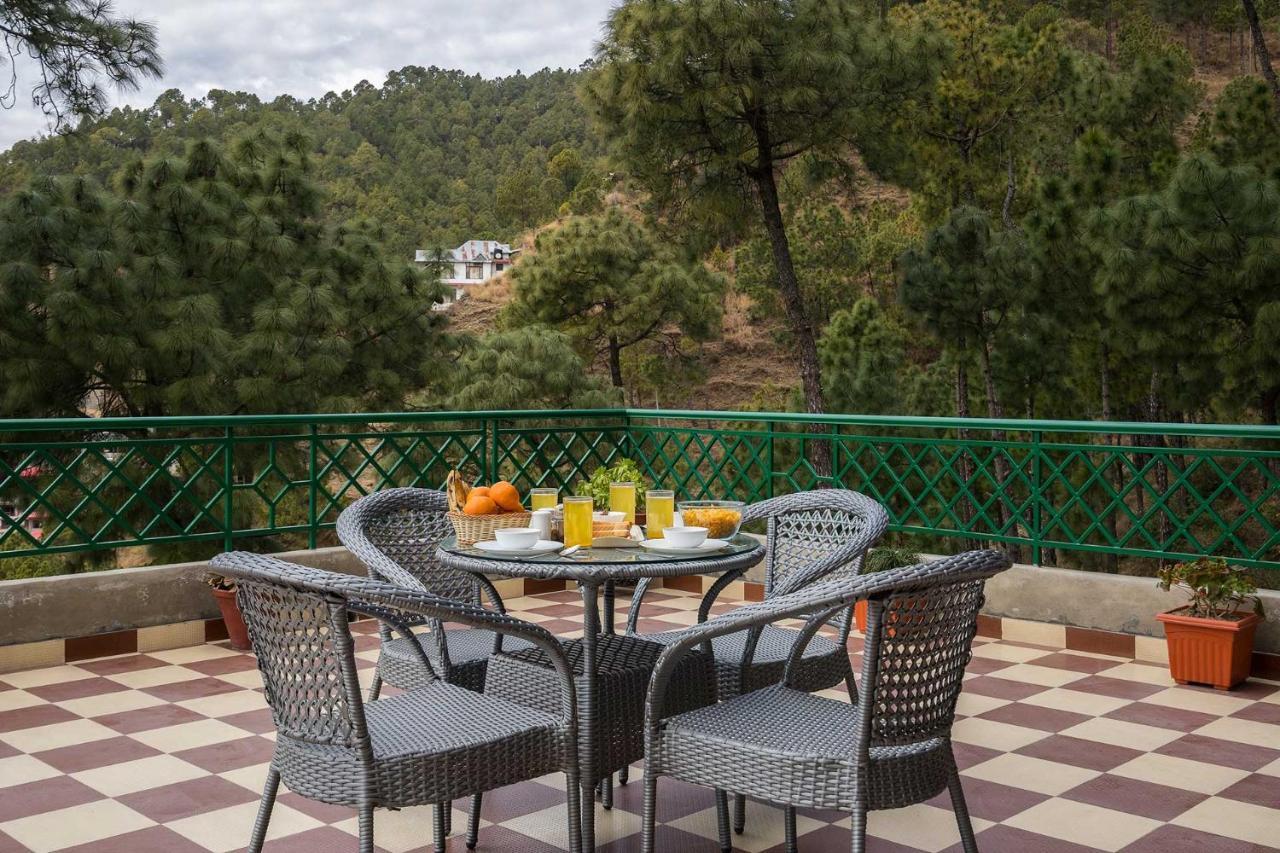 Stayvista At Cecil Cottages With Barbeque, Hill View Kasauli Buitenkant foto