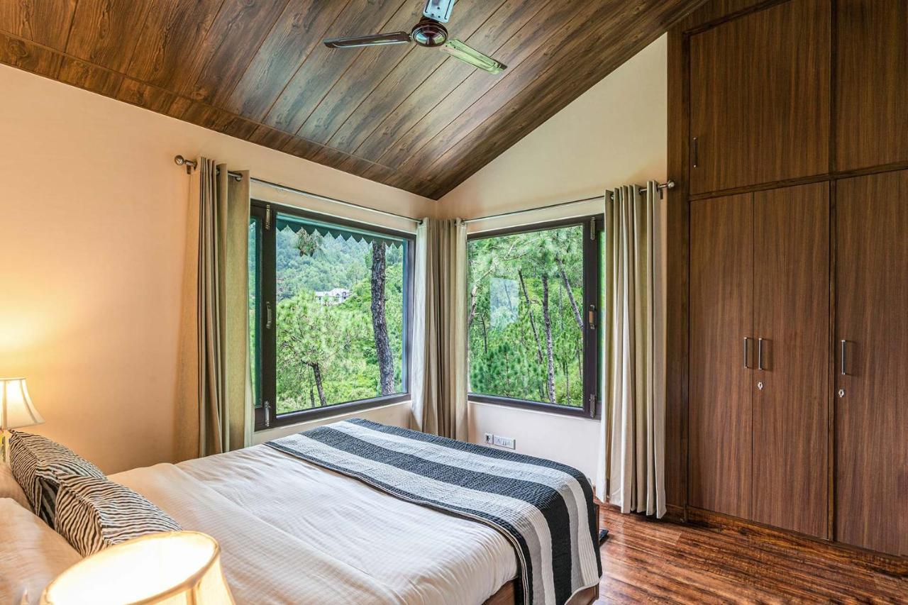 Stayvista At Cecil Cottages With Barbeque, Hill View Kasauli Buitenkant foto