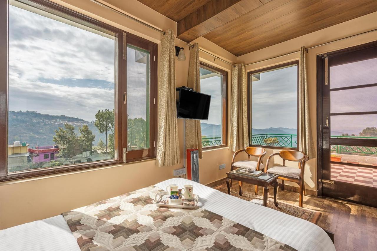 Stayvista At Cecil Cottages With Barbeque, Hill View Kasauli Buitenkant foto