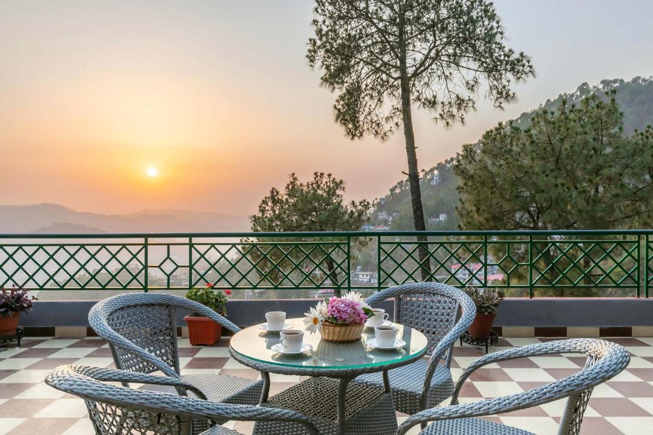 Stayvista At Cecil Cottages With Barbeque, Hill View Kasauli Buitenkant foto