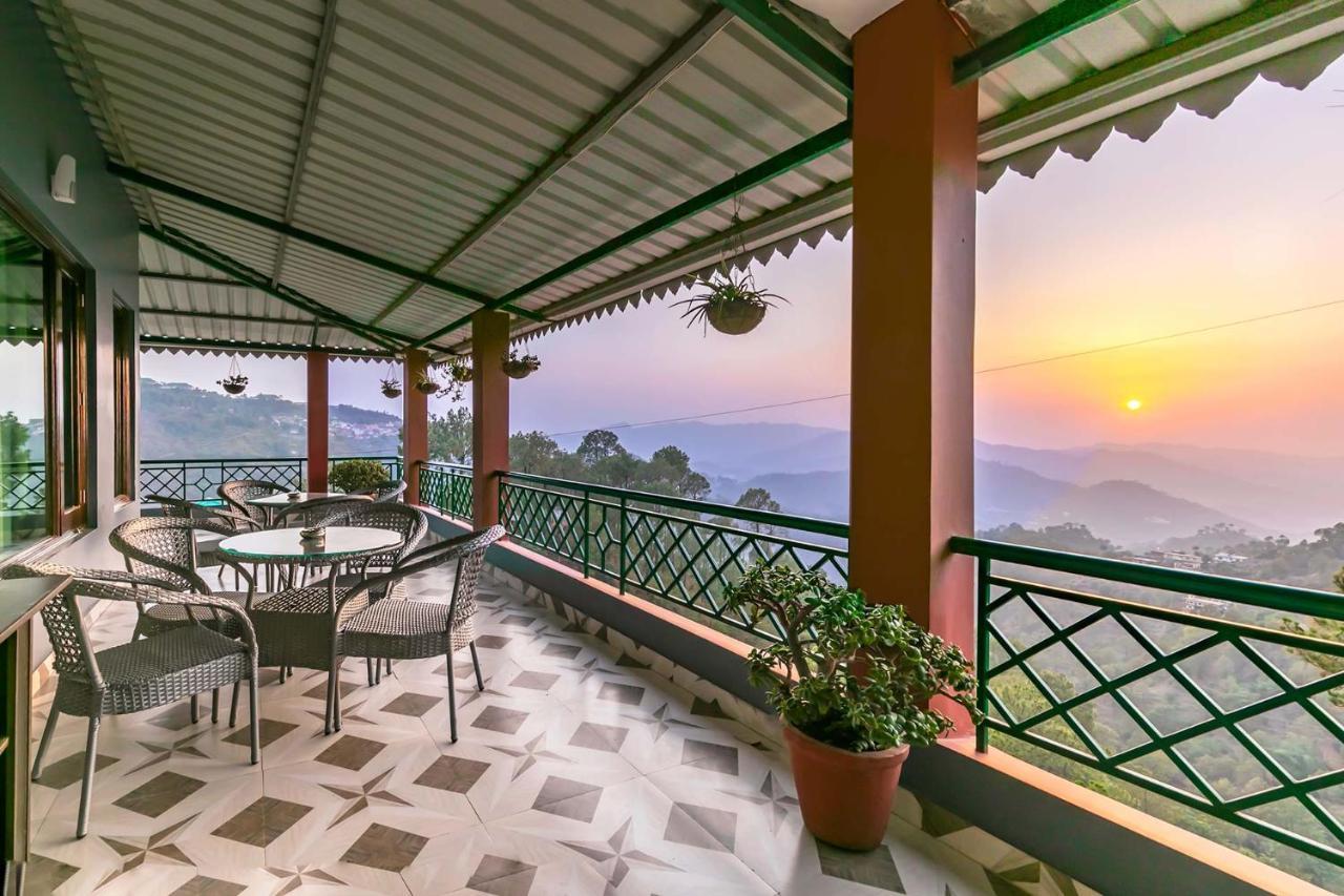 Stayvista At Cecil Cottages With Barbeque, Hill View Kasauli Buitenkant foto