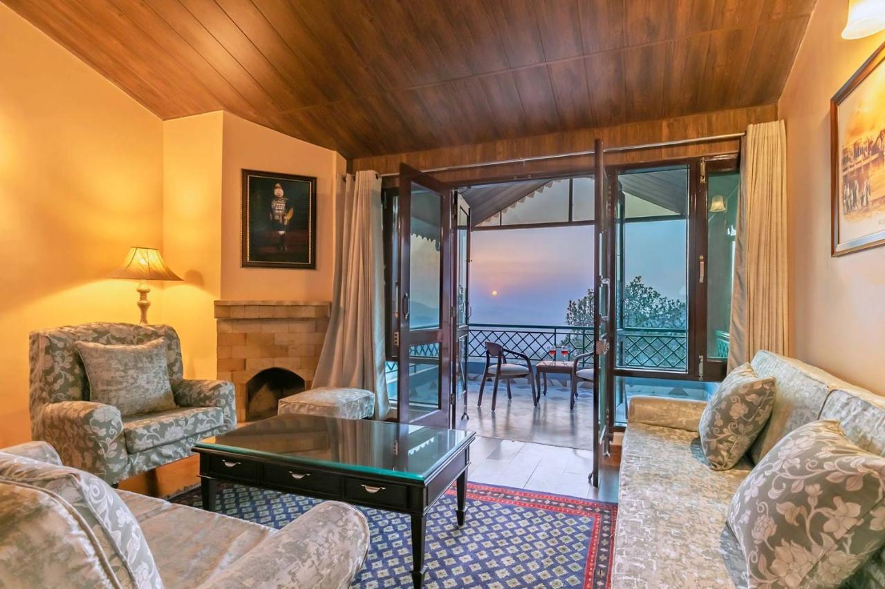 Stayvista At Cecil Cottages With Barbeque, Hill View Kasauli Buitenkant foto