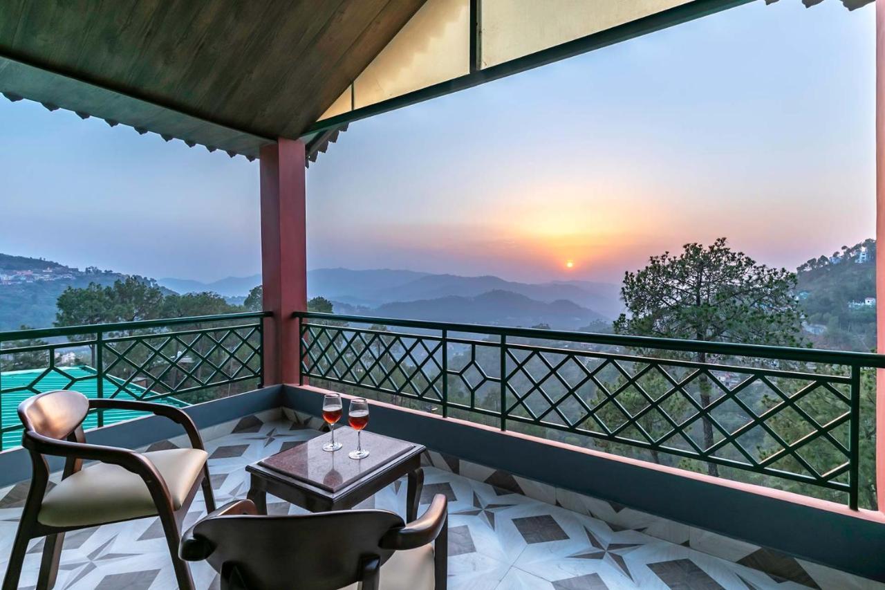 Stayvista At Cecil Cottages With Barbeque, Hill View Kasauli Buitenkant foto