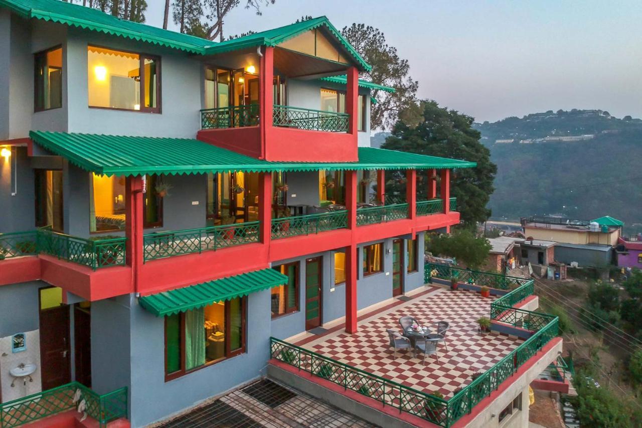 Stayvista At Cecil Cottages With Barbeque, Hill View Kasauli Buitenkant foto