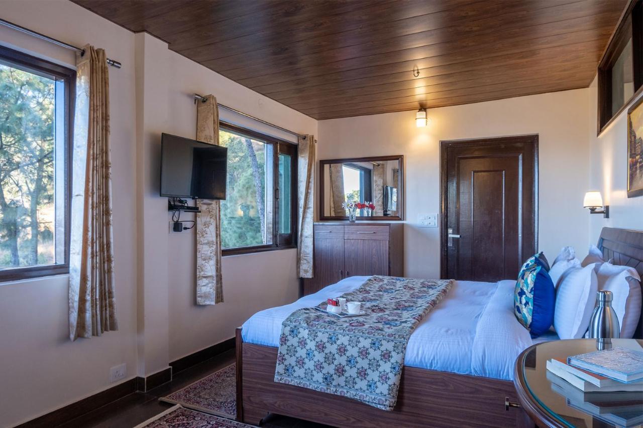Stayvista At Cecil Cottages With Barbeque, Hill View Kasauli Buitenkant foto